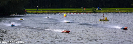 DMF (Modelboat Race) Vliegvisvijver geheel bezet